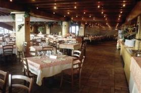 Italský hotel Piandineve s restaurací