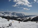 Lyžaři ve středisku Madonna di Campiglio